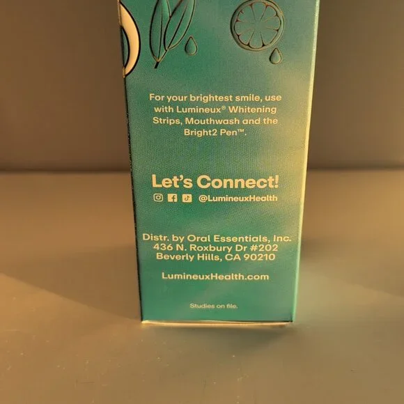 NWT Lumineux Teeth Whitening Toothpaste Peroxide Free, Enamel Safe 3.75 Oz - Picture 3 of 4